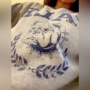 Comfy Yale Sweatshirt!